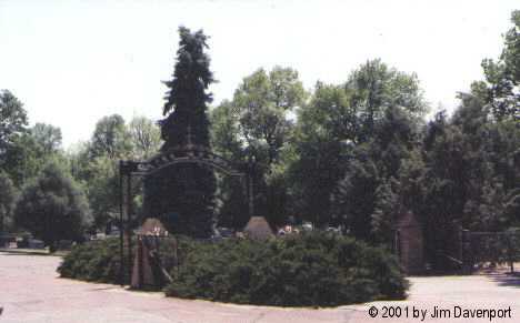 Entrance, Linn Grove Cemetery