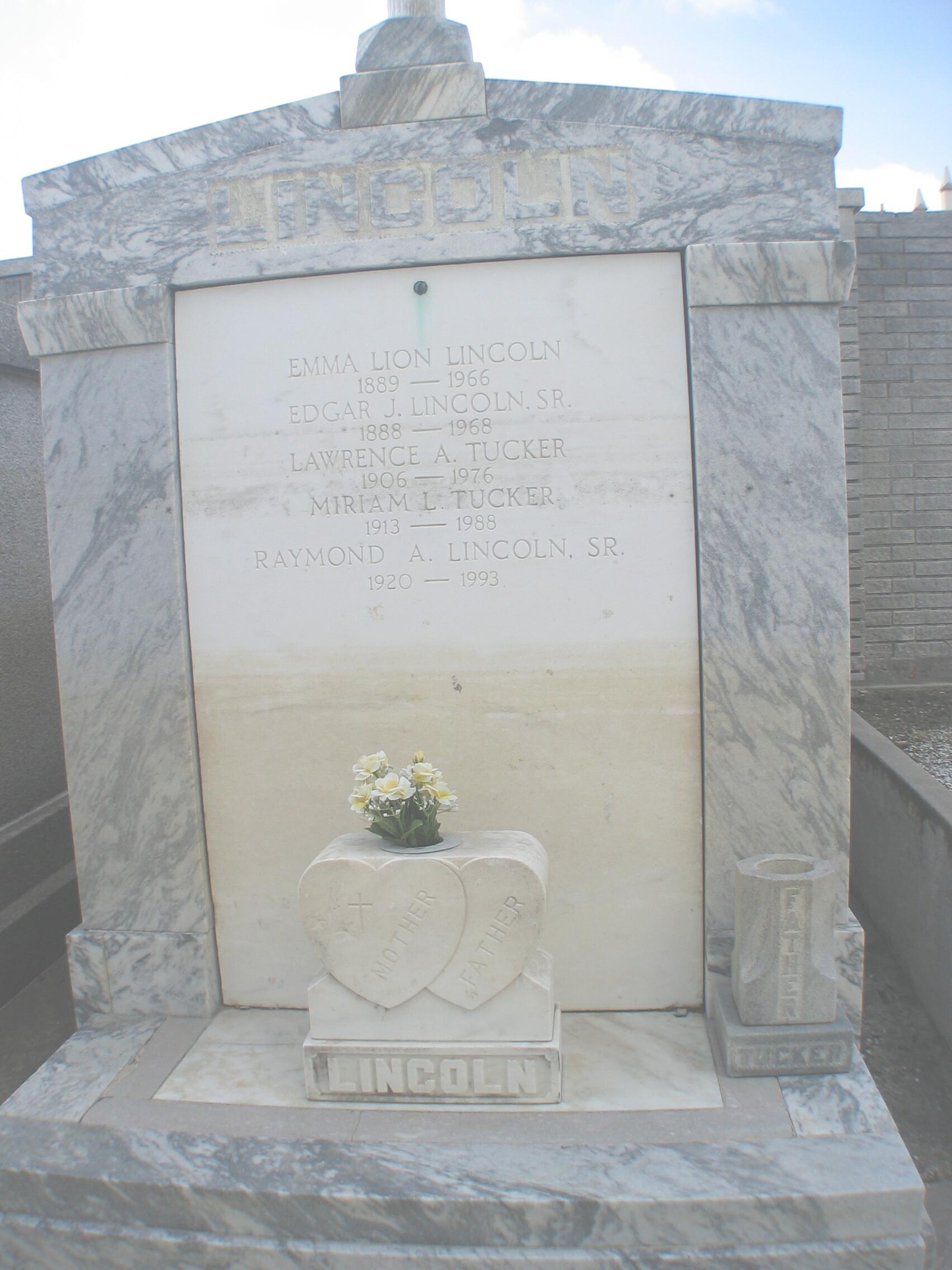 Tomb # 7, Lincoln, Mr Edgard J Sr 