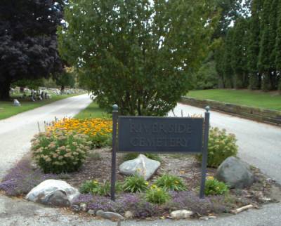 Riverside Cemetery Entrance