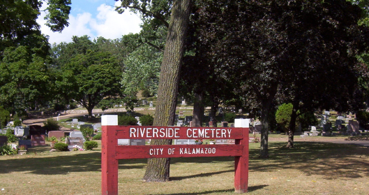 Riverside Cemetery Entrance