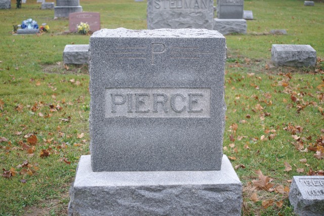 Pierce, Monument 