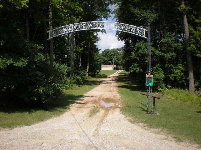 Photo of cemetery entrance